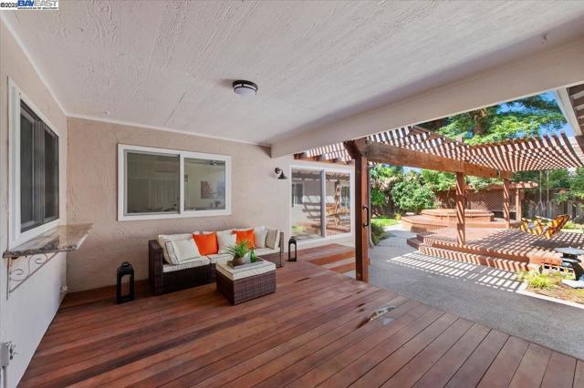 3284 Omega Cir, Pleasanton CA: https://media.crmls.org/mediaz/0ce7f6ac-9bbc-4b80-a58f-4ae76621aee0.jpg