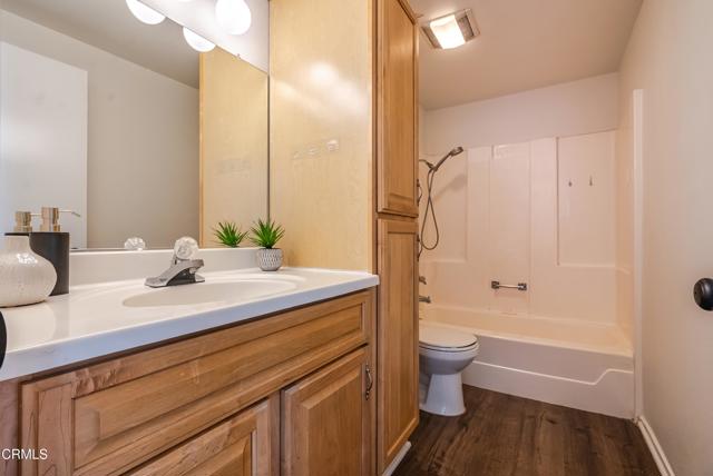 3872 Aztec Court, Simi Valley CA: https://media.crmls.org/mediaz/0ce88947-6029-48f0-a2f4-790d59e51078.jpg