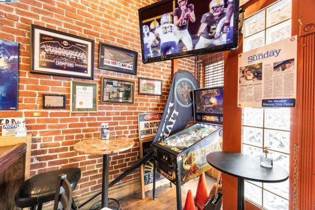 22519 Main St, Hayward CA: https://media.crmls.org/mediaz/0ce98765-eef3-42aa-ae56-d1dffbfa713e.jpg