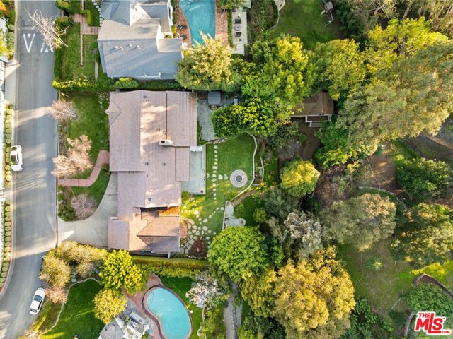 243 Layton Drive, Los Angeles, California 90049, 4 Bedrooms Bedrooms, ,4 BathroomsBathrooms,Single Family Residence,For Sale,Layton,24365271