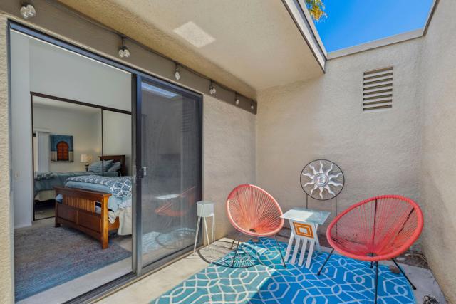 1254 Tiffany Circle N Circle, Palm Springs CA: https://media.crmls.org/mediaz/0cea0d8e-2758-4ce0-9863-343f8feea550.jpg