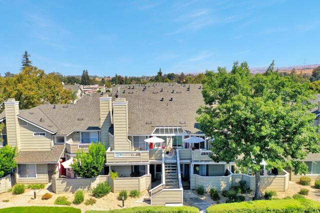 40 Cherry Crest Lane, San Jose CA: https://media.crmls.org/mediaz/0cea4bc1-14f4-4040-86be-2ae4bcc191e9.jpg