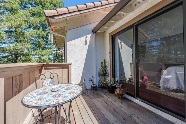 1150 Woodside Rd, Redwood City, California 94061-3694, 2 Bedrooms Bedrooms, ,2 BathroomsBathrooms,Condominium,For Sale,Woodside Rd,41072419