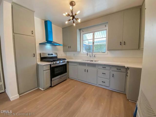 Detail Gallery Image 2 of 13 For 1145 N Central Ave #11,  Glendale,  CA 91202 - 1 Beds | 1 Baths