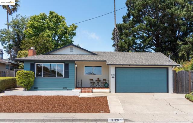 3129 Deseret Dr, Richmond CA: https://media.crmls.org/mediaz/0cec5f78-9edb-4b06-85dd-520e8bd1b37a.jpg