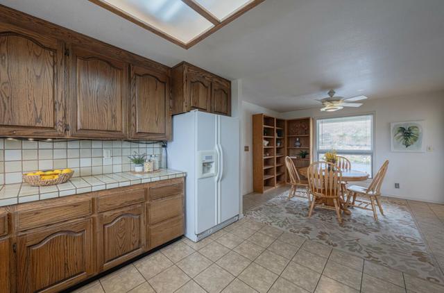 24935 Corte Poco, Salinas CA: https://media.crmls.org/mediaz/0ced9293-650d-4498-9320-a063ca0fef4b.jpg