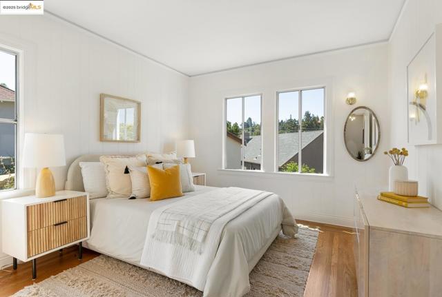 6753 Manor Crest, Oakland CA: https://media.crmls.org/mediaz/0cee4956-ad7b-46d2-8f2b-ae5e7c390dfa.jpg