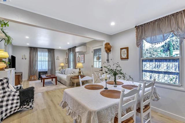 2019 E St, Hayward CA: https://media.crmls.org/mediaz/0cee8070-5caf-4ab6-9f3a-f897dc66c9cc.jpg