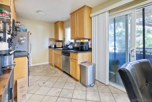 9860 Dale Ave, Spring Valley, California 91977, 2 Bedrooms Bedrooms, ,2 BathroomsBathrooms,Townhouse,For Sale,Dale Ave,240013474SD