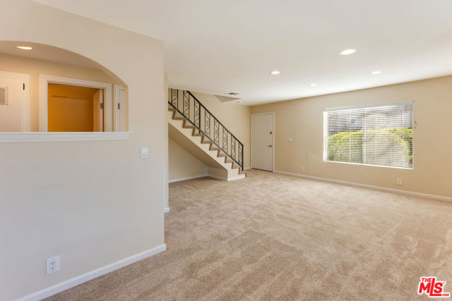 282 Green Moor Place photo 5