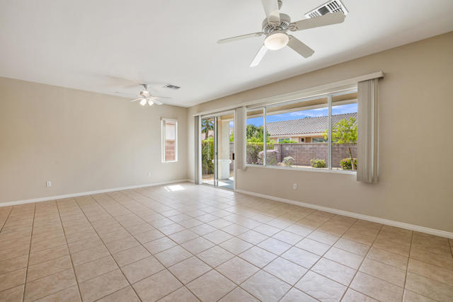 78687 Stansbury Court, Palm Desert CA: https://media.crmls.org/mediaz/0cefef11-ccfa-4aae-a107-fe192f1b3e7a.jpg