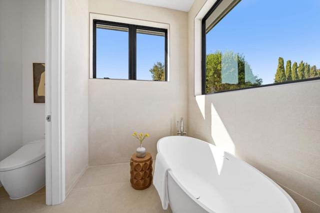 89 Centre Street, Mountain View CA: https://media.crmls.org/mediaz/0cf094bd-0417-457c-a63e-8d1e0aa0f75d.jpg