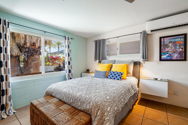 689 E Camino Parocela, Palm Springs CA: https://media.crmls.org/mediaz/0cf0a282-f1df-4a8f-a008-fcff7b5dd08e.jpg