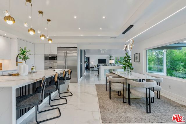 4854 Brewster Drive, Tarzana CA: https://media.crmls.org/mediaz/0cf0f210-a442-442a-afb1-19b30e860543.jpg