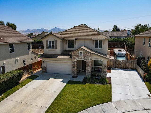 1251 Mulberry Street, Hollister CA: https://media.crmls.org/mediaz/0cf130e9-3985-4f54-9871-990046130b58.jpg