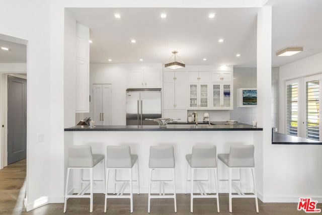 10100 Empyrean Way, Los Angeles CA: https://media.crmls.org/mediaz/0cf131db-c409-4921-bd92-79b47162e5fa.jpg