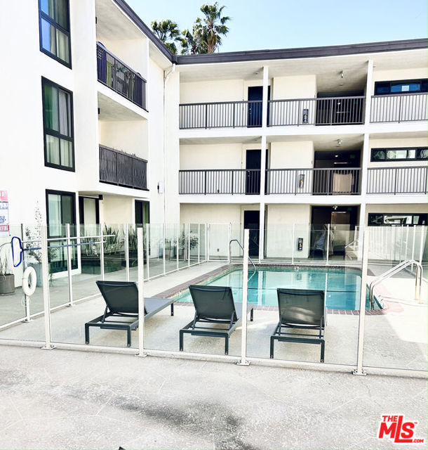 911 N Kings Road, West Hollywood CA: https://media.crmls.org/mediaz/0cf1585b-ea98-4821-a607-7585d0abcf35.jpg