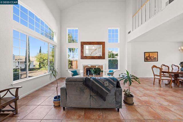 Image 4 of 60 For 868 Deer Spring Cir