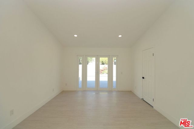 Image 23 of 44 For 70725 Ironwood Drive