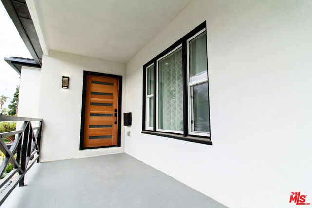 4068 Sutro Avenue photo 16