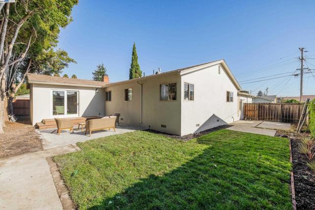 1980 Dayton Ave, San Leandro CA: https://media.crmls.org/mediaz/0cf2b979-4031-4709-bd5d-281ec0ed7e59.jpg