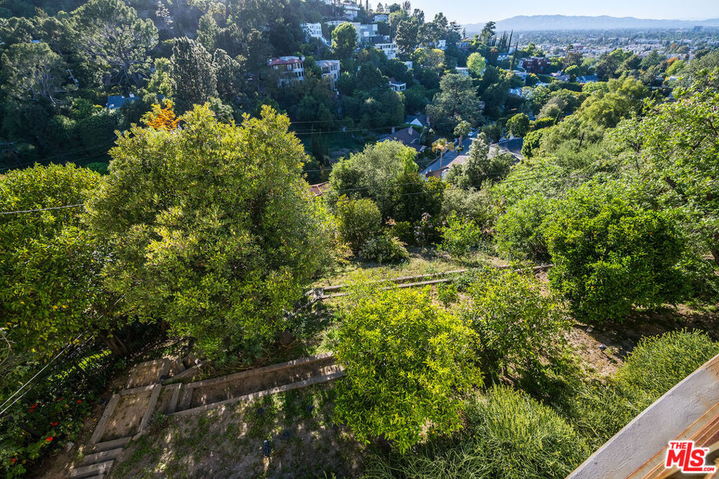 3909 Glenridge DriveSherman Oaks image #36