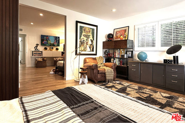 11575 Dona Dorotea Drive, Studio City CA: https://media.crmls.org/mediaz/0cf3a407-a97e-4a6e-a131-b5578992afe5.jpg