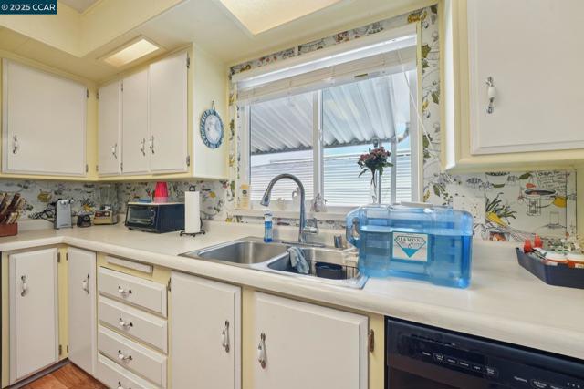 327 La Vina, Pacheco CA: https://media.crmls.org/mediaz/0cf40d9a-00ce-470b-b2c5-12469f8d2244.jpg