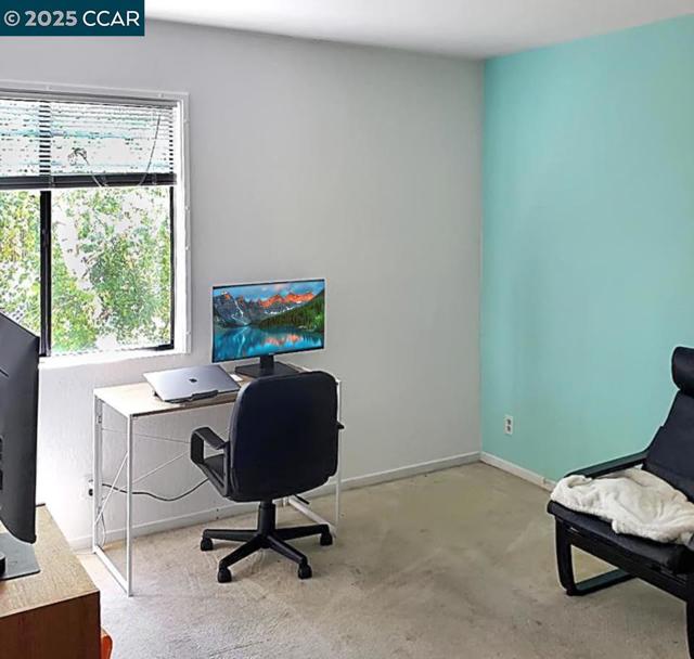 54 Creek Tree Ln, Alamo CA: https://media.crmls.org/mediaz/0cf5103e-beeb-4844-ab0e-3df1c86b01cb.jpg