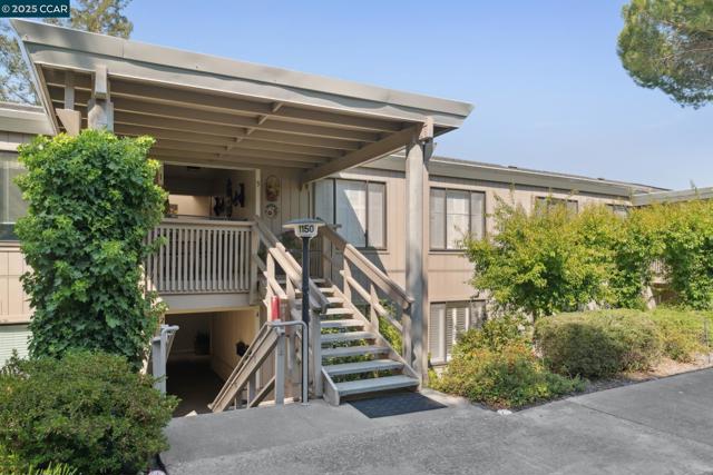 1150 Canyonwood Court, Walnut Creek CA: https://media.crmls.org/mediaz/0cf52c2e-1189-4661-b623-5a2282681ddd.jpg