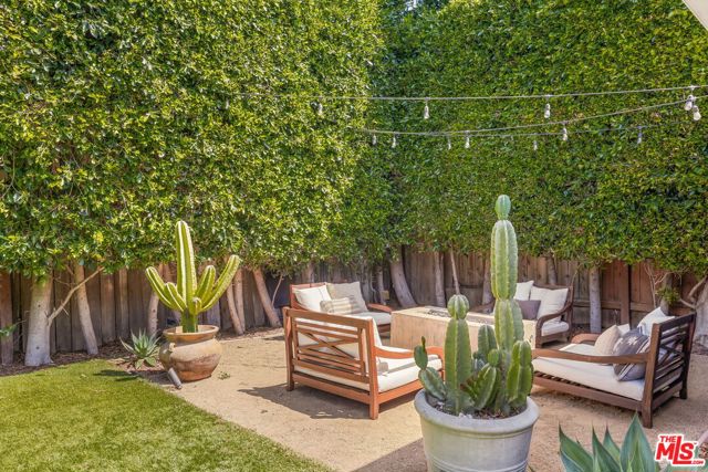 2590 Armacost Avenue, Los Angeles CA: https://media.crmls.org/mediaz/0cf61b1a-21db-4982-8e65-50a4061509e7.jpg