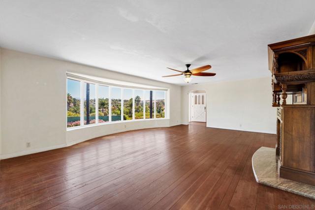 2530 Pruett Dr, Vista CA: https://media.crmls.org/mediaz/0cf71988-3e2c-4164-a9af-17894a37781b.jpg