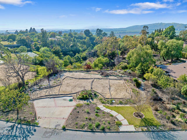 637 Valley Vista Drive, Camarillo CA: https://media.crmls.org/mediaz/0cf7b837-3161-4495-a6e6-491a2c766d89.jpg