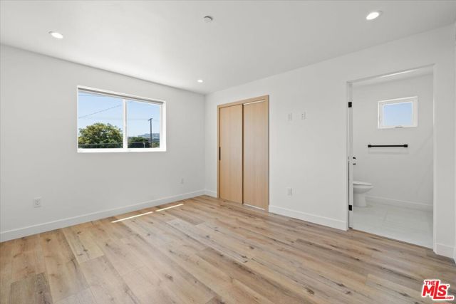 841 N Mccadden Pl, Los Angeles CA: https://media.crmls.org/mediaz/0cf8bfb7-c4ee-4f72-9297-ef116fd21782.jpg