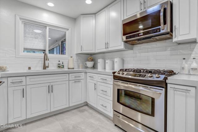 103 W Janss Road, Thousand Oaks CA: https://media.crmls.org/mediaz/0cf937ee-ce04-4d22-830c-61487c7e14b6.jpg