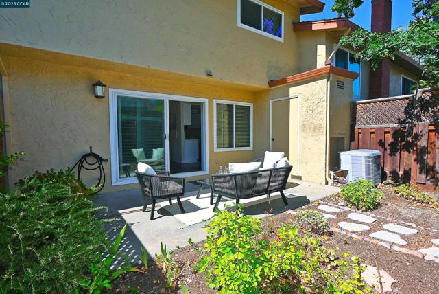 1105 Westmoreland Circle, Walnut Creek CA: https://media.crmls.org/mediaz/0cf9584a-e7a6-4ca1-8e2c-e35230f4ae78.jpg
