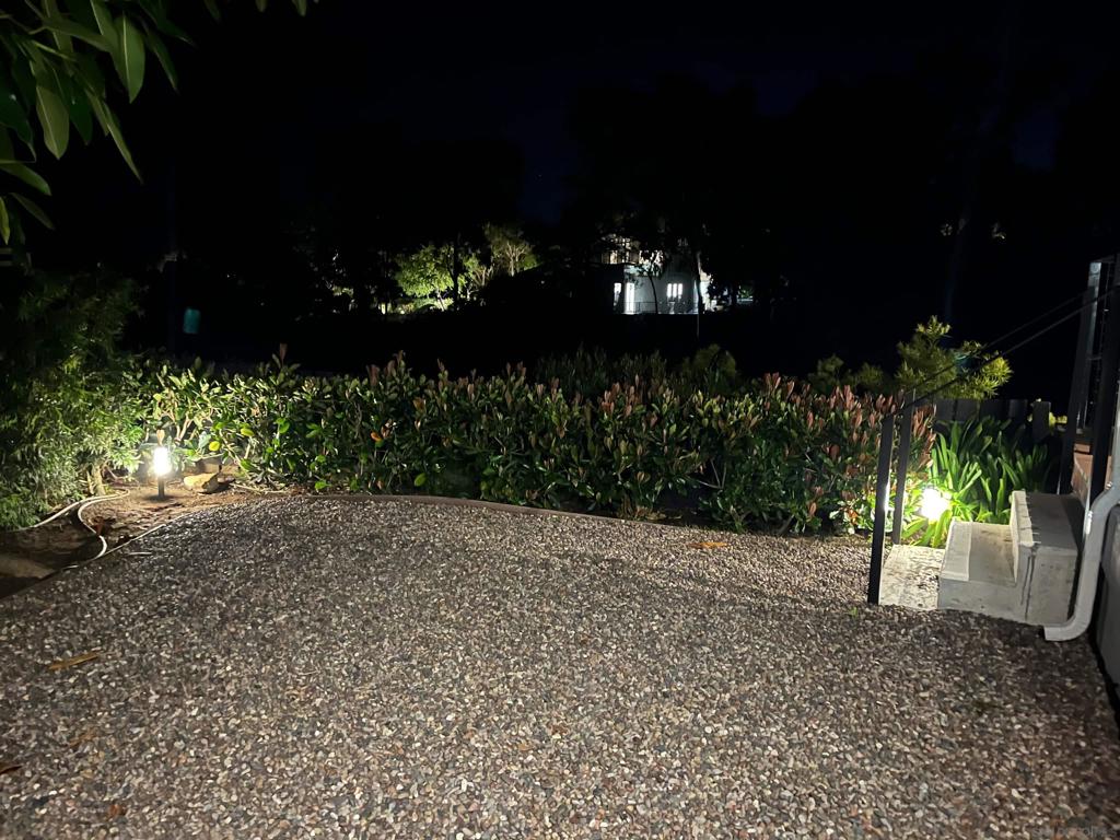 https://media.crmls.org/mediaz/0cf9d0e0-950d-4ea9-aa91-223c827fca5e.jpg?preset=X-Large