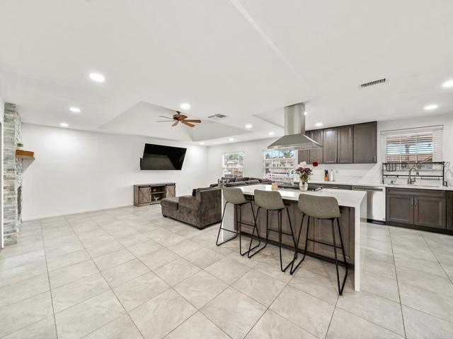 Detail Gallery Image 8 of 49 For 1562 Richandave Ave, El Cajon,  CA 92019 - 4 Beds | 2/1 Baths
