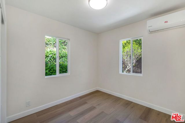 4933 W 20th Street, Los Angeles CA: https://media.crmls.org/mediaz/0cfab94a-9ae2-41d9-b970-1b5e56f474f5.jpg