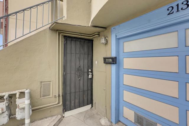 213 7th Street, Oakland CA: https://media.crmls.org/mediaz/0cfb4530-8dac-44be-b002-5ebac6942767.jpg