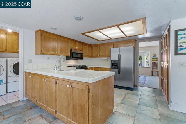 891 Robin Cir, Arroyo Grande CA: https://media.crmls.org/mediaz/0cfb5849-a9e8-493c-b7f4-5269911246c4.jpg
