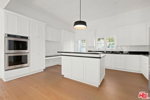 541 Homer Street, Manhattan Beach CA: https://media.crmls.org/mediaz/0cfba4a7-2b8d-46d9-a787-37aa7753d5b4.jpg