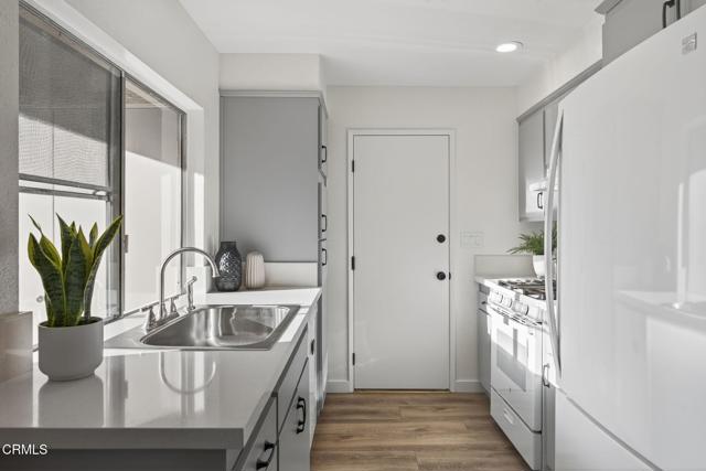 1628 Tapir Circle, Ventura CA: https://media.crmls.org/mediaz/0cfc1426-b9e4-4b32-b3b4-fe16c4a4505d.jpg