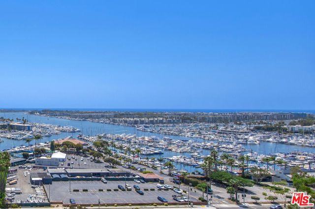13650 MARINA POINTE Drive, Marina del Rey CA: https://media.crmls.org/mediaz/0cfc2ca8-380f-463e-bd41-9fac49020cb3.jpg