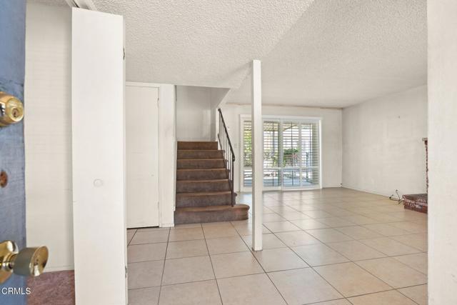 2575 Gayle Place, Simi Valley CA: https://media.crmls.org/mediaz/0cfcca0f-aa13-466d-a88e-ed3524b2d5f6.jpg