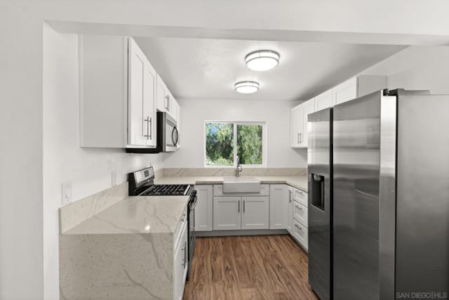 Image 14 of 41 For 11816 Waterhill Rd