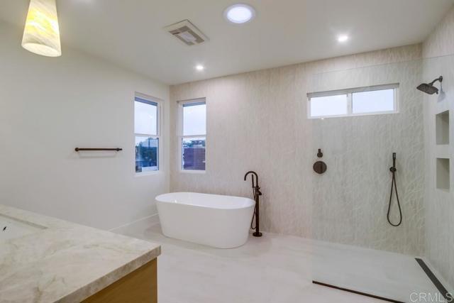 5380 Los Robles Drive, Carlsbad CA: https://media.crmls.org/mediaz/0cfd38c1-e2fa-47ec-ba0f-ec9ef457c805.jpg