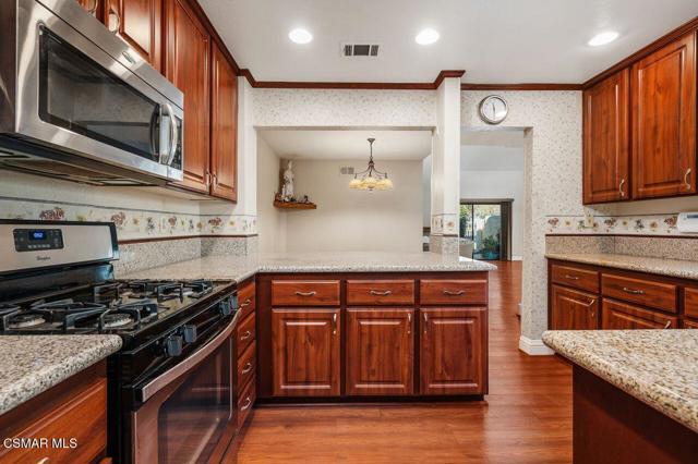 5755 Recodo Way, Camarillo CA: https://media.crmls.org/mediaz/0cfd509f-cf6d-4ca7-94f1-5a31231d6c76.jpg
