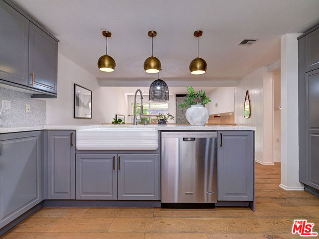 4776 La Villa Marina, Marina del Rey CA: https://media.crmls.org/mediaz/0cfd661e-6dce-424e-a7b0-1289b80fd03a.jpg