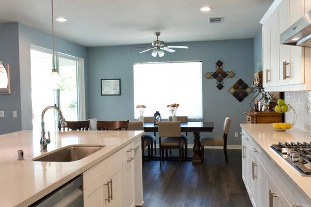 Detail Gallery Image 22 of 49 For 1564 Manzanita Hollow, Vista,  CA 92084 - 5 Beds | 4 Baths